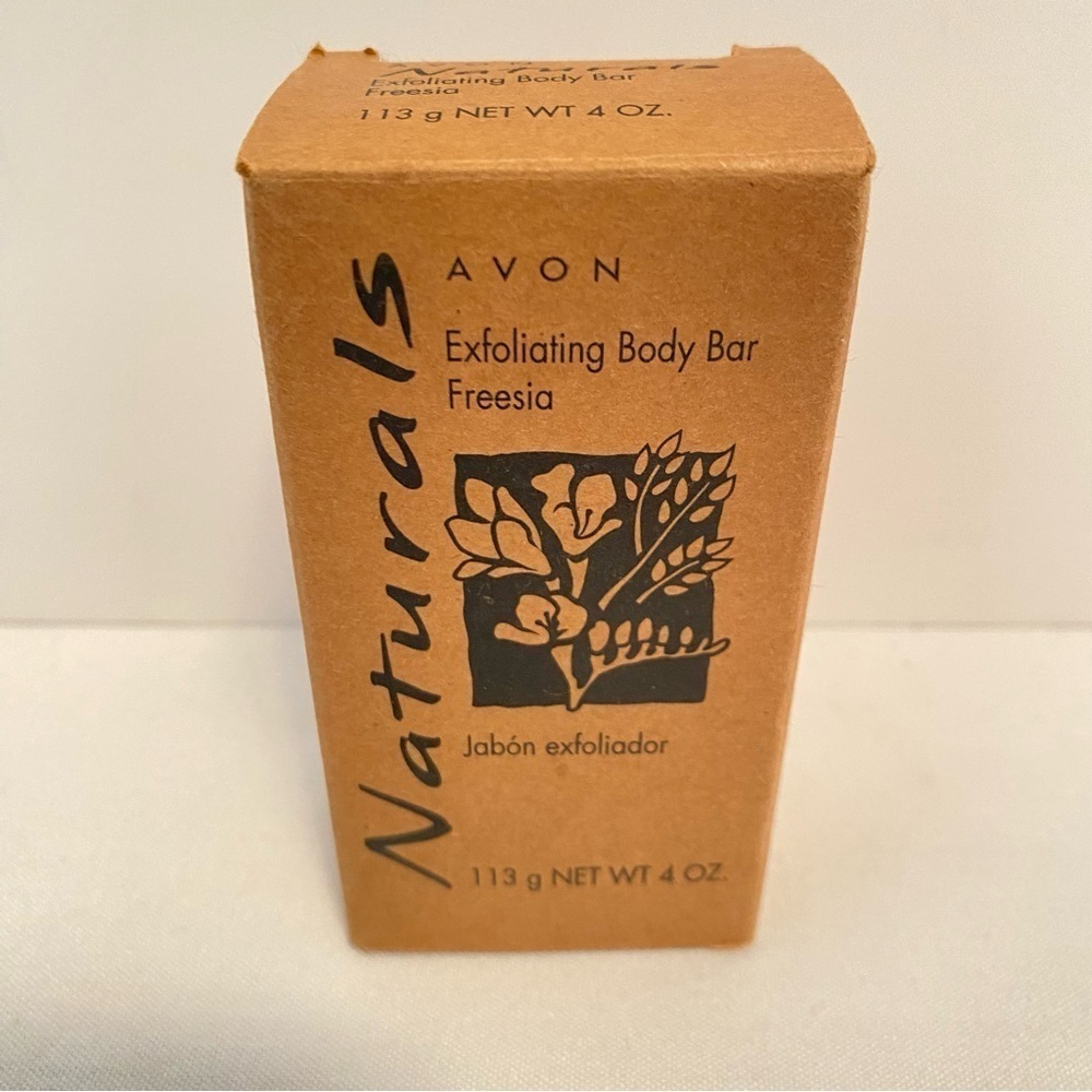 Avon Shower Brush/ Exfoliation Mitt/ Skin So Soft/ Naturals Shower Gel/ Soaps - Picture 11 of 15